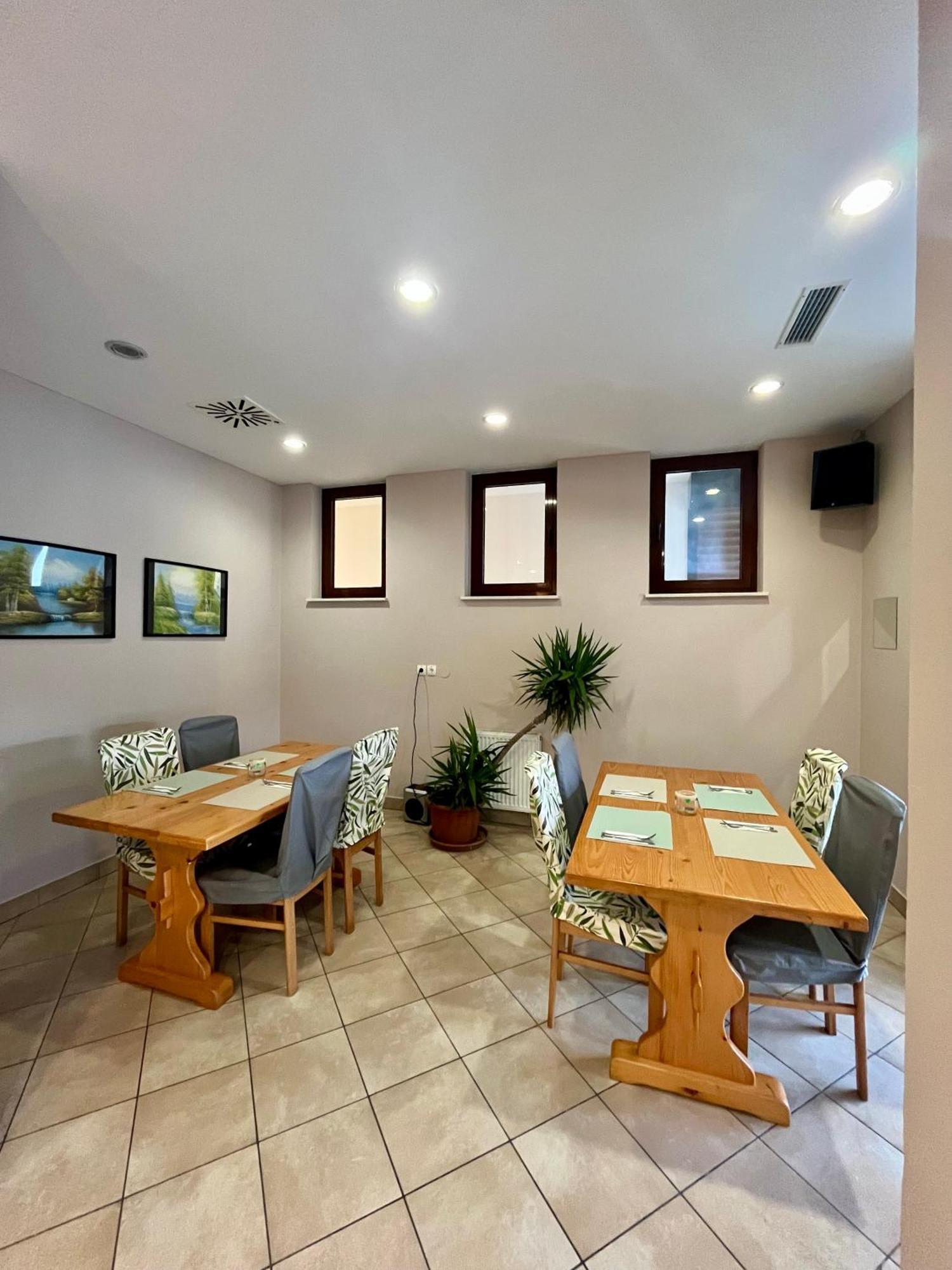 Komenda Hisa Trelc- Sobe酒店 外观 照片